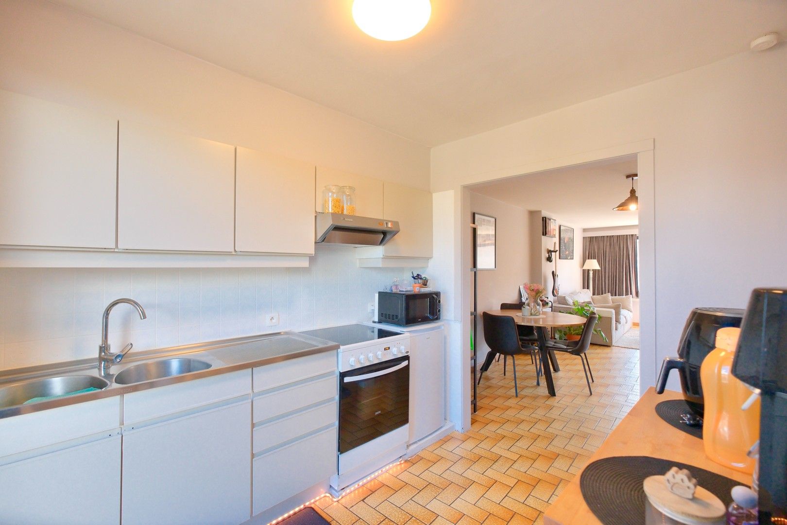 LICHTERVELDE - Woning met 2 slpks en RUIME dubbele garage foto 8