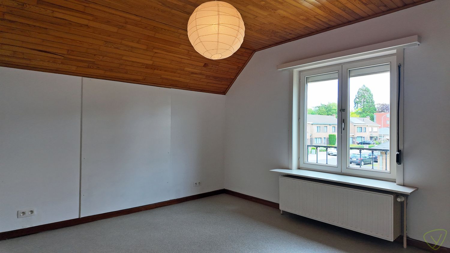 Ruime alleenstaande woning in een rustige buurt met grote tuin! foto 28