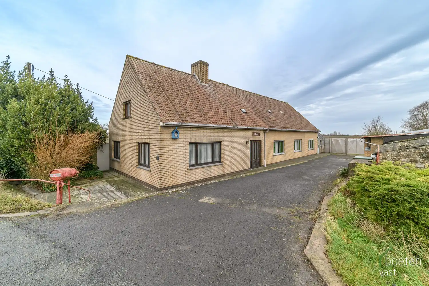 Steenkerke: Prachtig gelegen landhuis langs de Lo-vaart tussen Veurne en Alveringem op 38a 90ca grondopp. foto 18