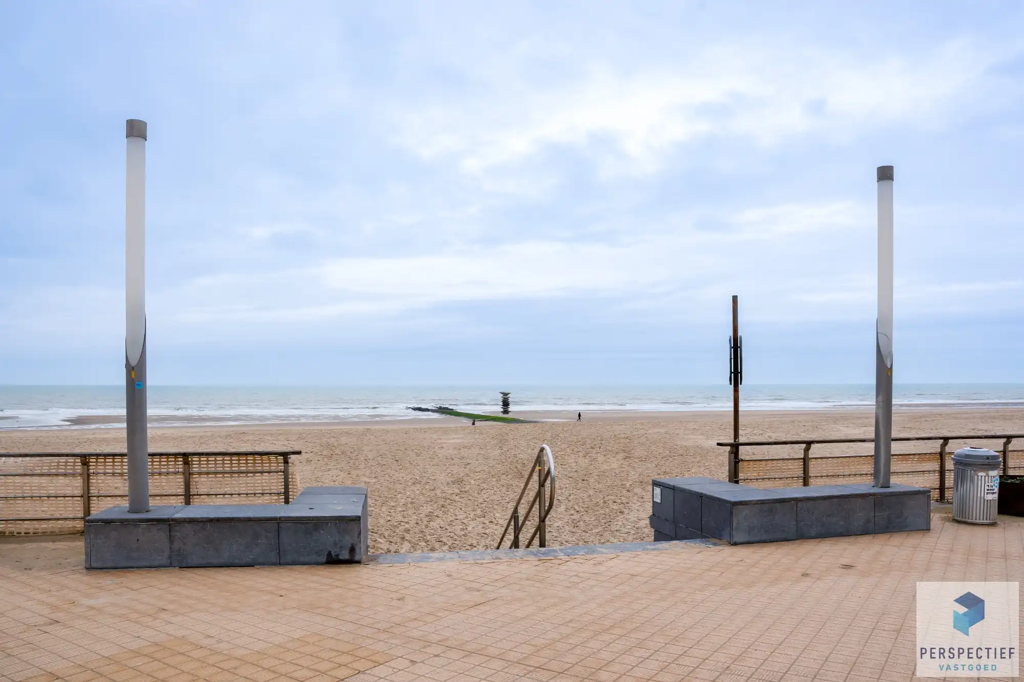 Goed gelegen ruim vernieuwd 2 slaapkamer appartement met grote berging en autostaanplaats foto 16