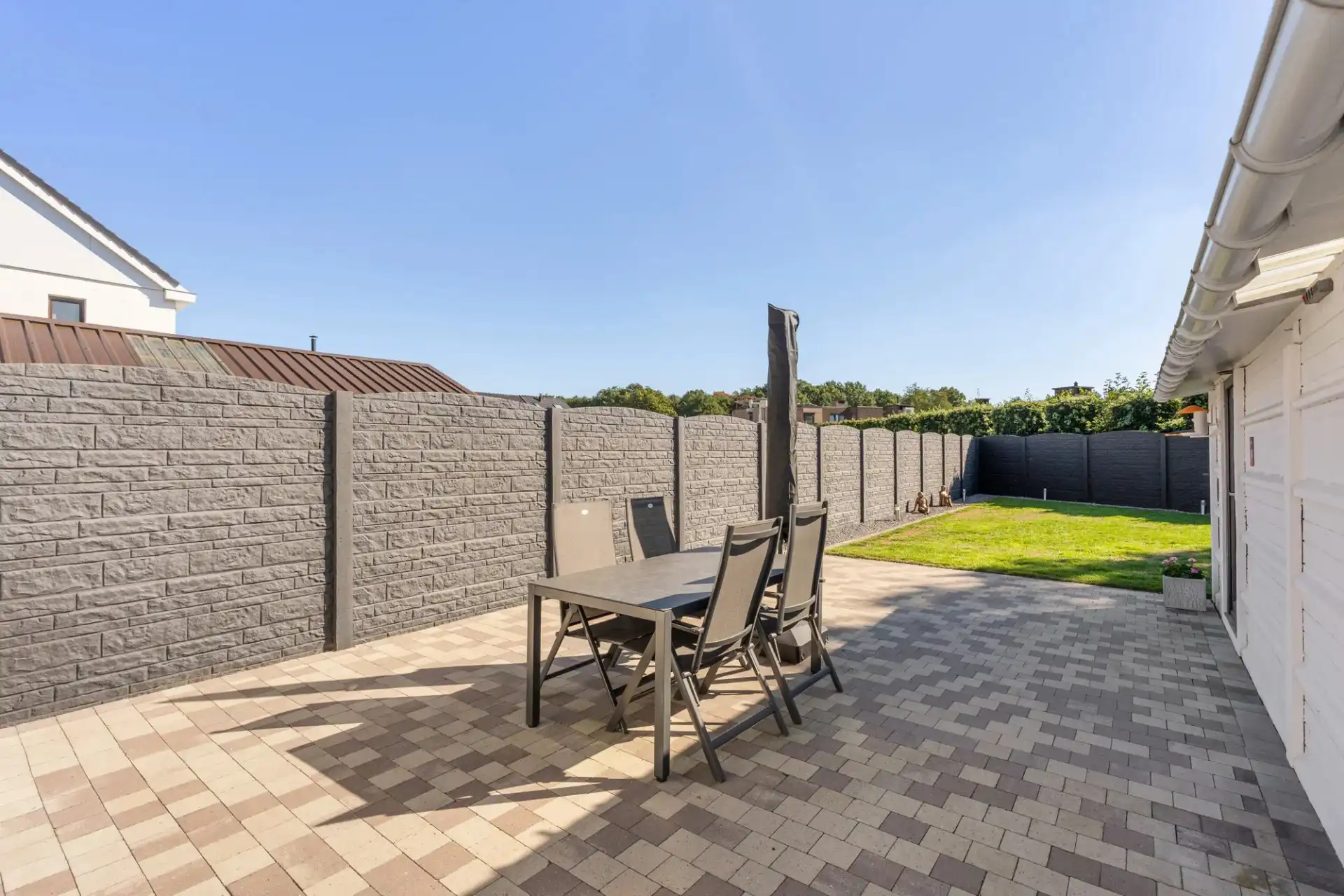 Vernieuwde woning te Helchteren foto 16