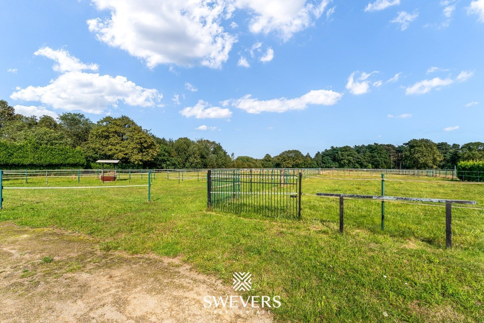 Instapklare landelijke woning met paardenweide op ruim 1ha foto 32