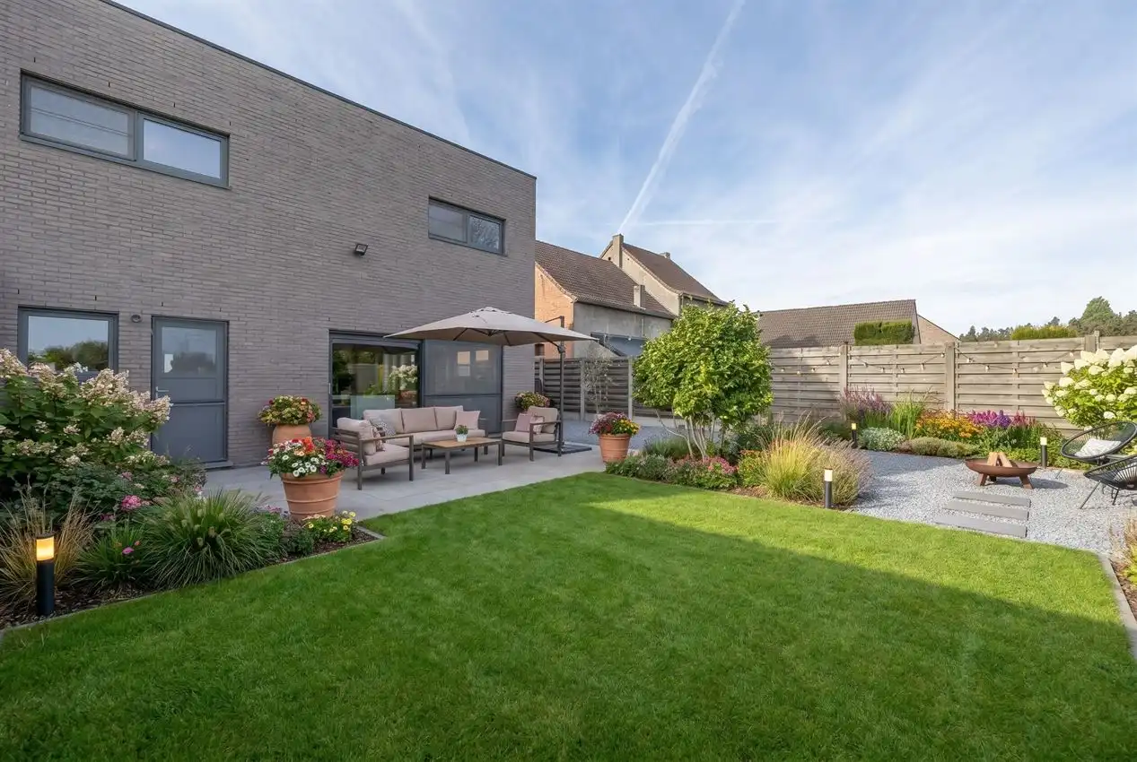 Groot wonen in recent huis zonder renovatie-of bouwzorgen foto 24