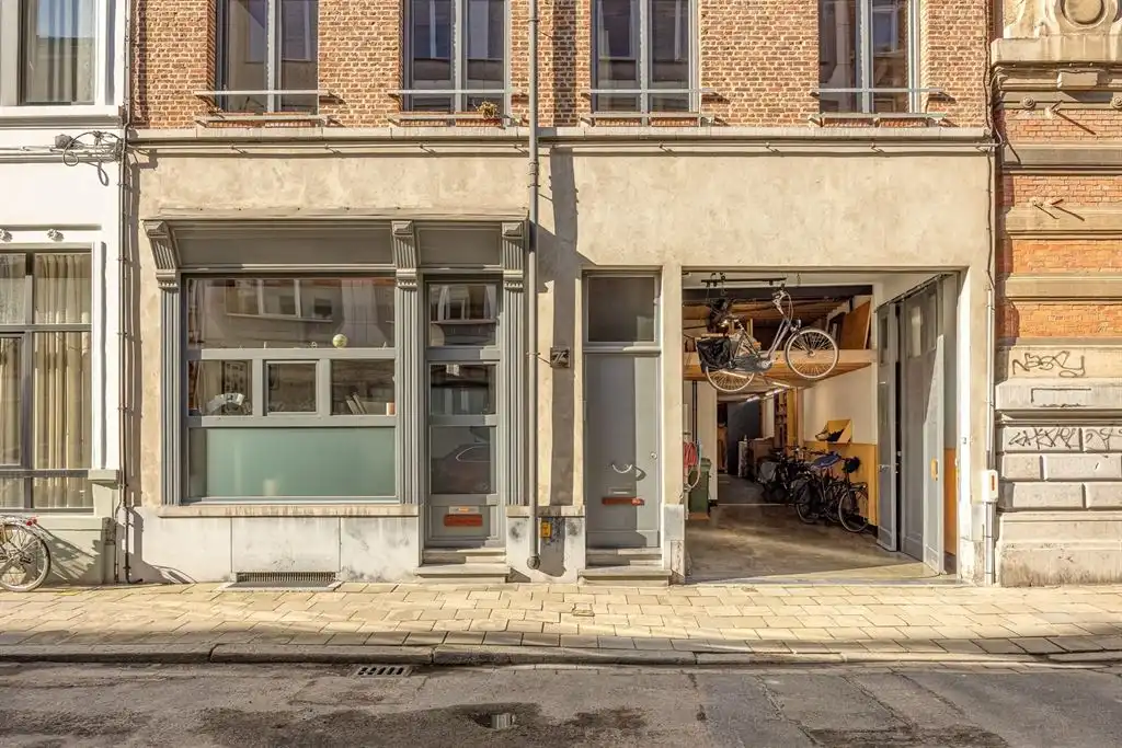 Ruime woning met dakterras en atelier foto 37