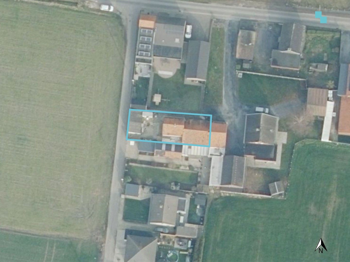 Totaalrenovatie in rustige groene omgeving te Izegem foto {{pictureIndex}}