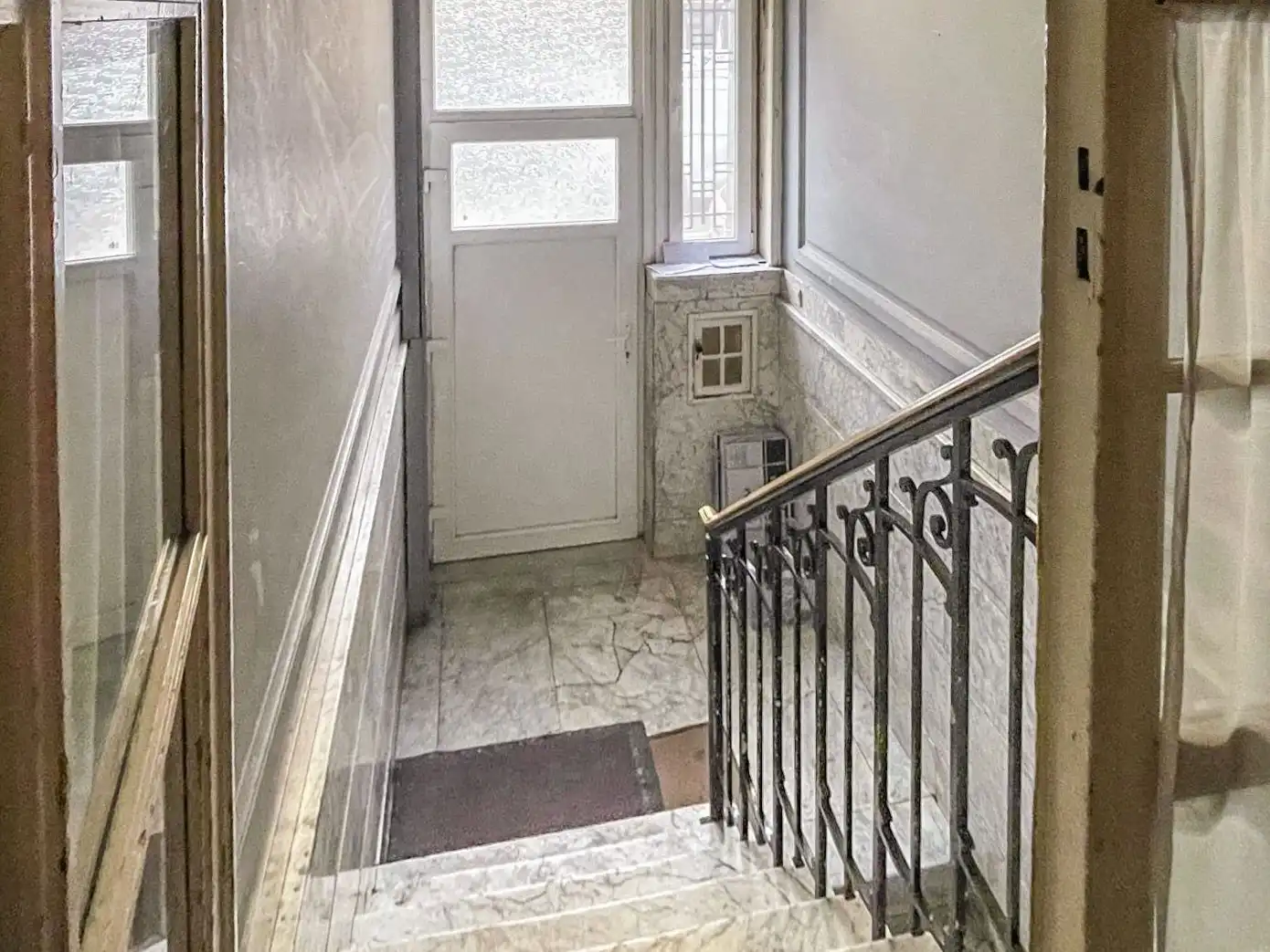 UITSTEKEND GELEGEN WONING (375M²)! foto 4