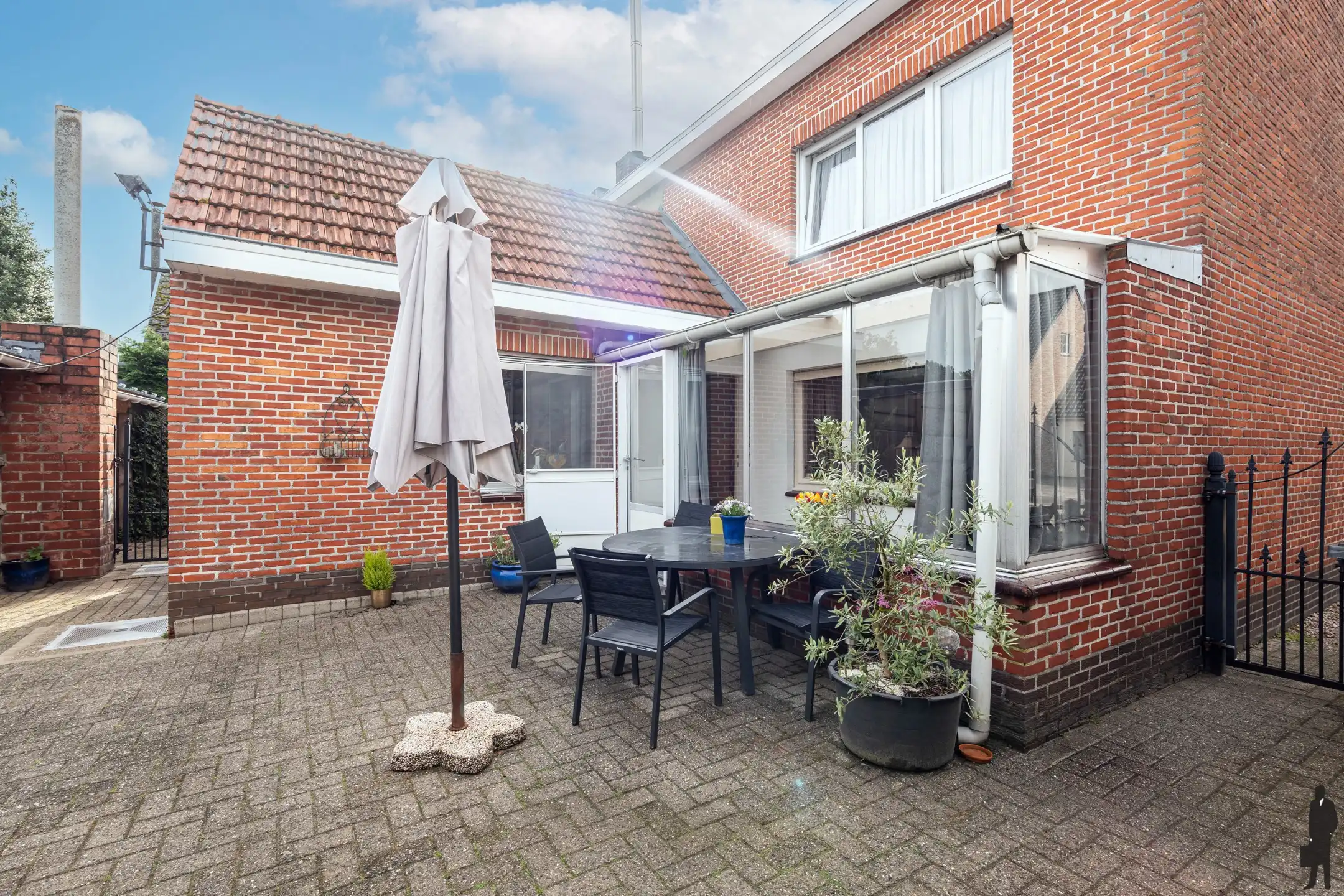 Gelegen te Minderhout, vinden we deze vrijstaande woning met 3 slpk. op ca. 561m². foto 22