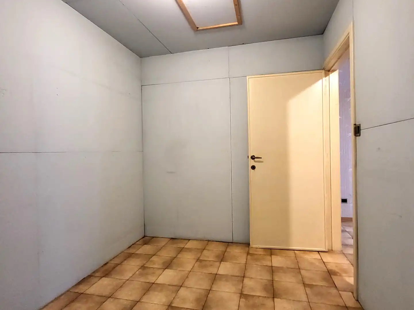 Karaktervolle eigendom met uitzonderlijk potentieel, paardenstal en 2 ruime garages op 2.550 m², met 248 m² bewoonbare oppervlakte. foto 32