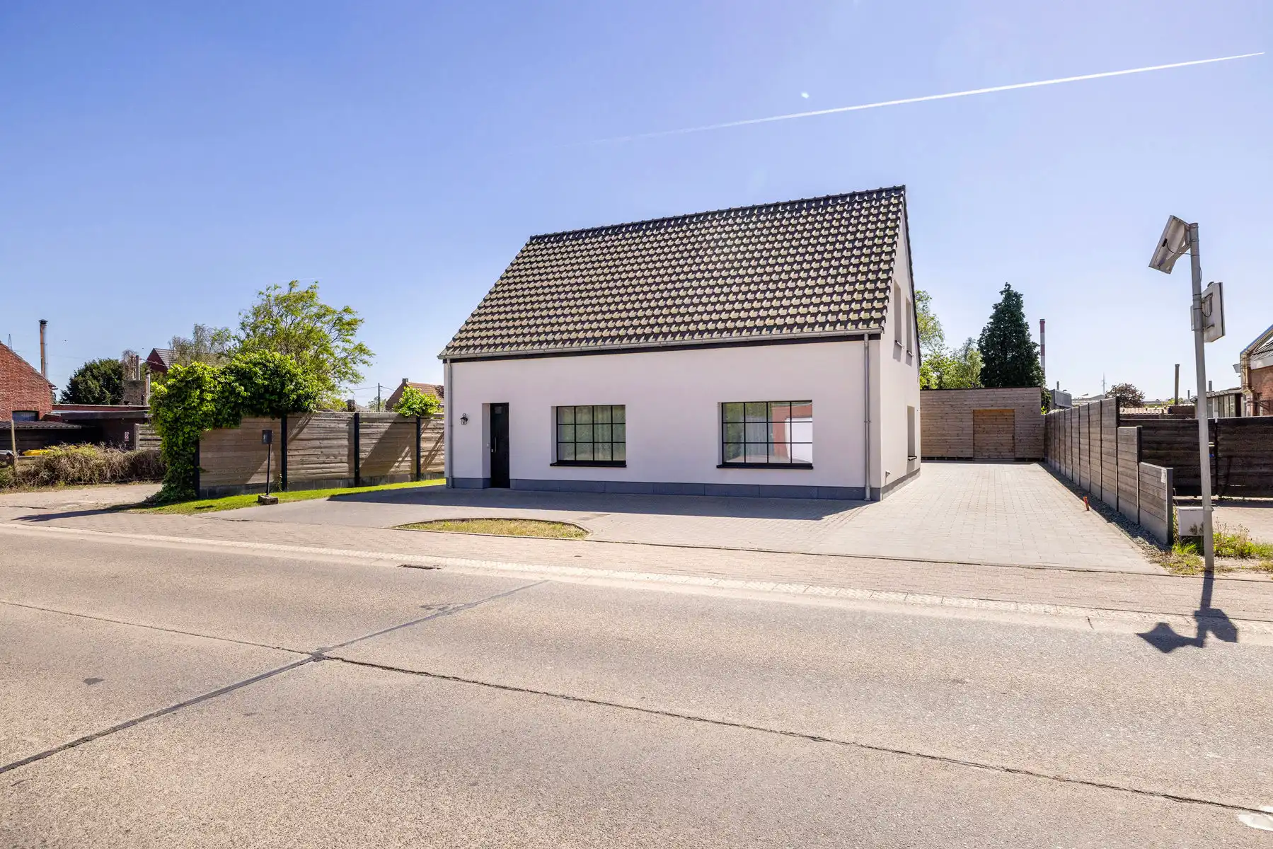 Gerenoveerde, energiezuinige woning met 3/4 slpks op 445m² foto {{pictureIndex}}