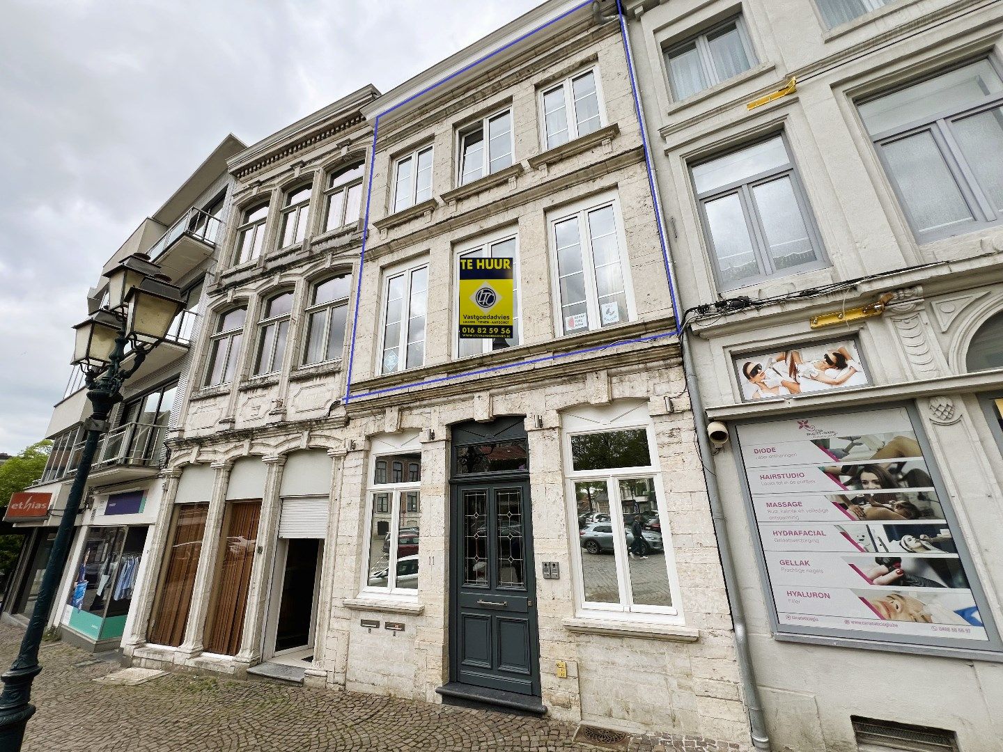 Prachtig gerenoveerd app. op toplocatie: 3 ruime slpks en terras  foto {{pictureIndex}}