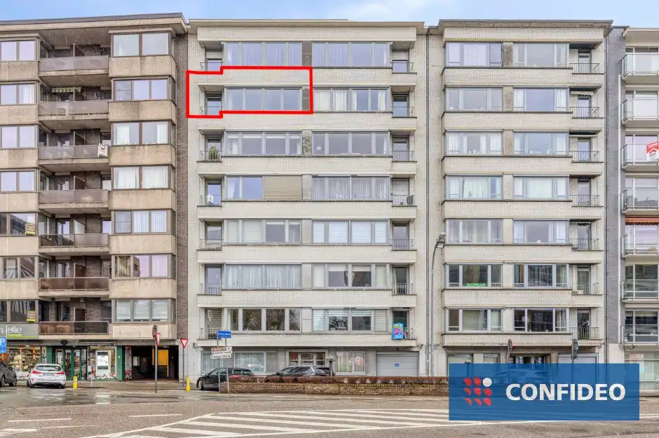 Ruim appartement met twee slaapkamers en garagebox aan de stadsrand foto {{pictureIndex}}