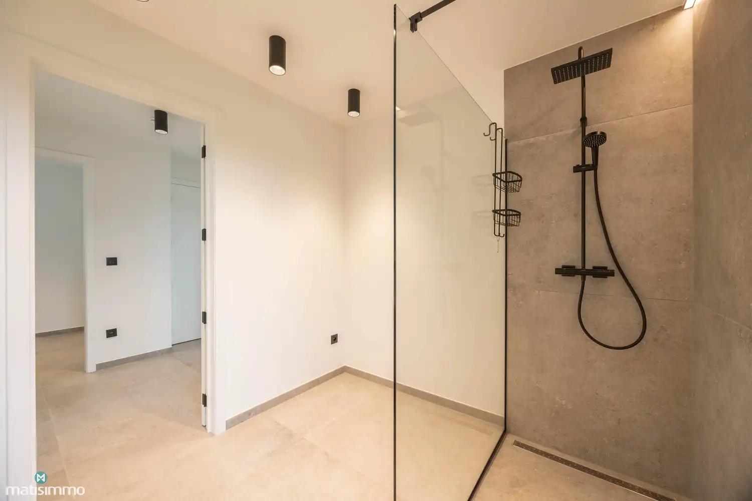 HOOGWAARDIG AFGEWERKTE NIEUWBOUWWONING MET DRIE SLAAPKAMERS EN TUIN (INCLUSIEF TUINONDERHOUD) TE RIEMST foto 16