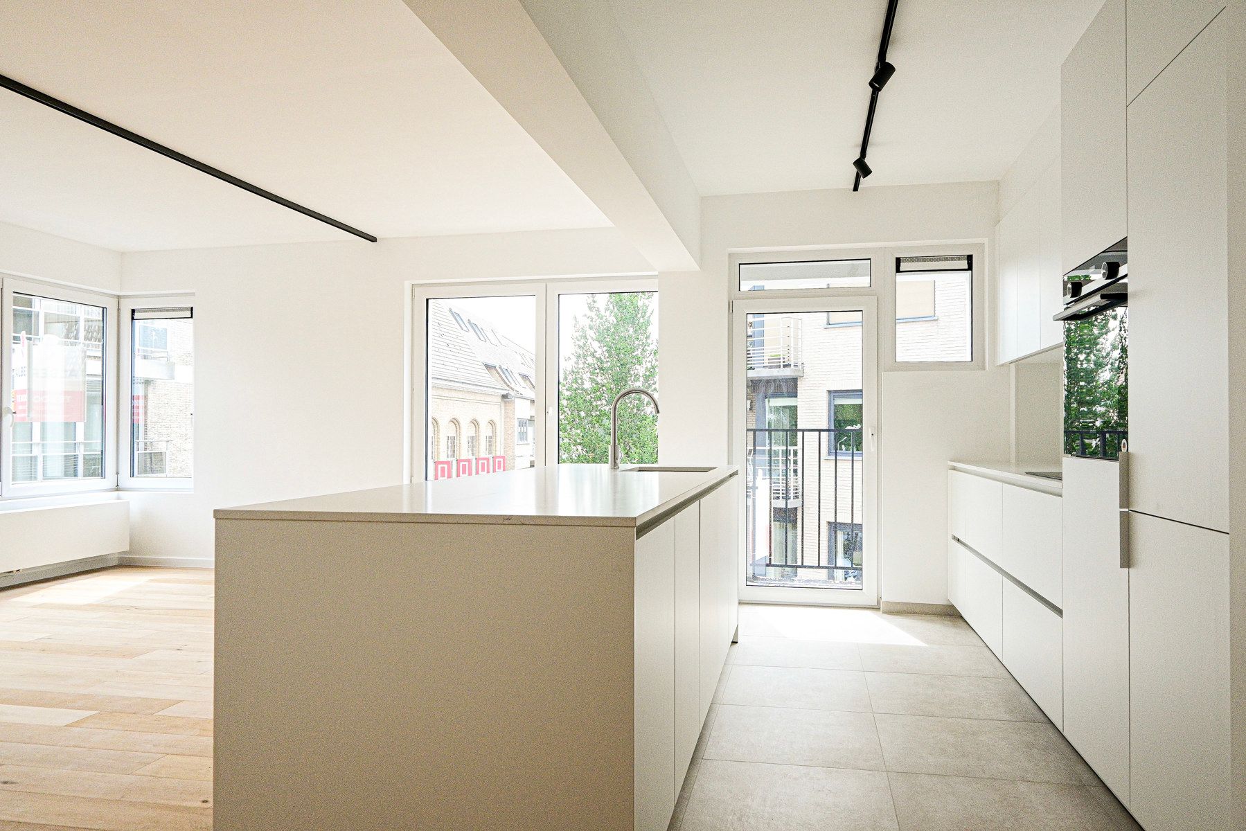 Prachtig gerenoveerd appartement aan de Markt in Gistel. foto {{pictureIndex}}
