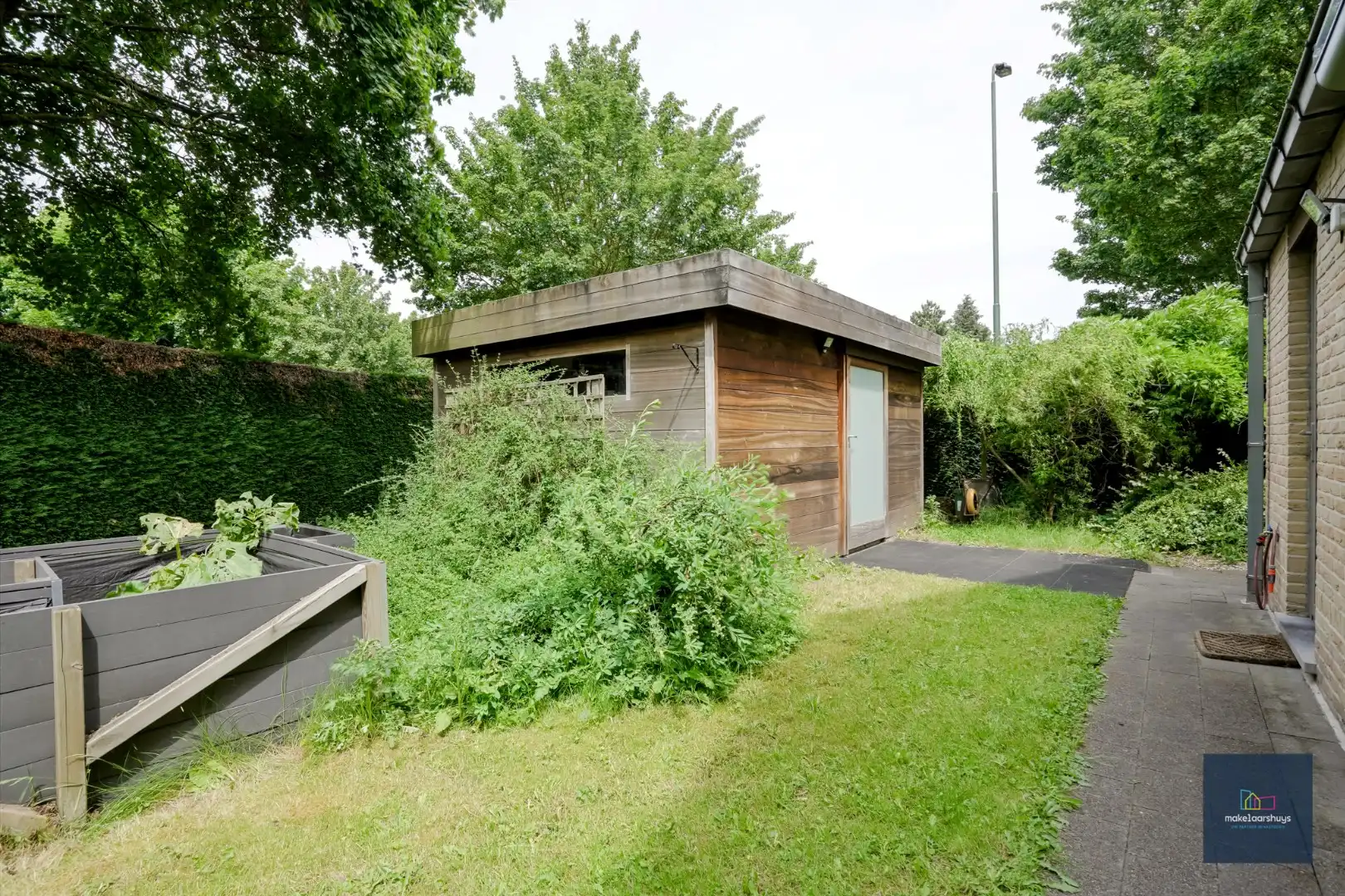 Ruime en  instapklare halfopen bebouwing met tuin  foto 28