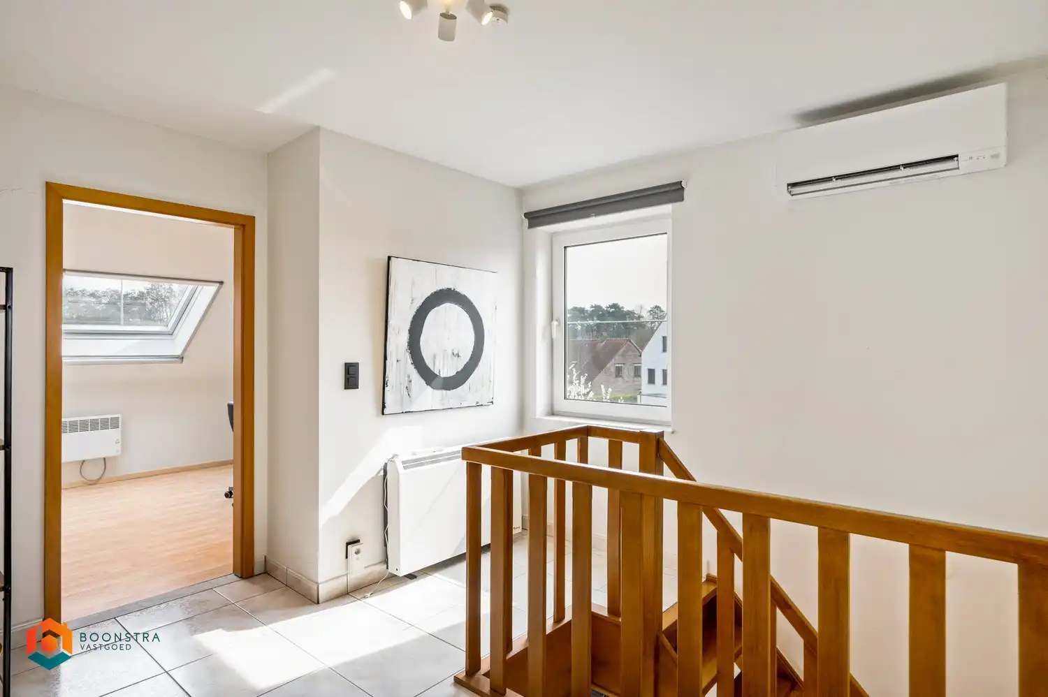 Ruim 3 slpkr app met terras, autostaanplaats en 2 garages foto 15