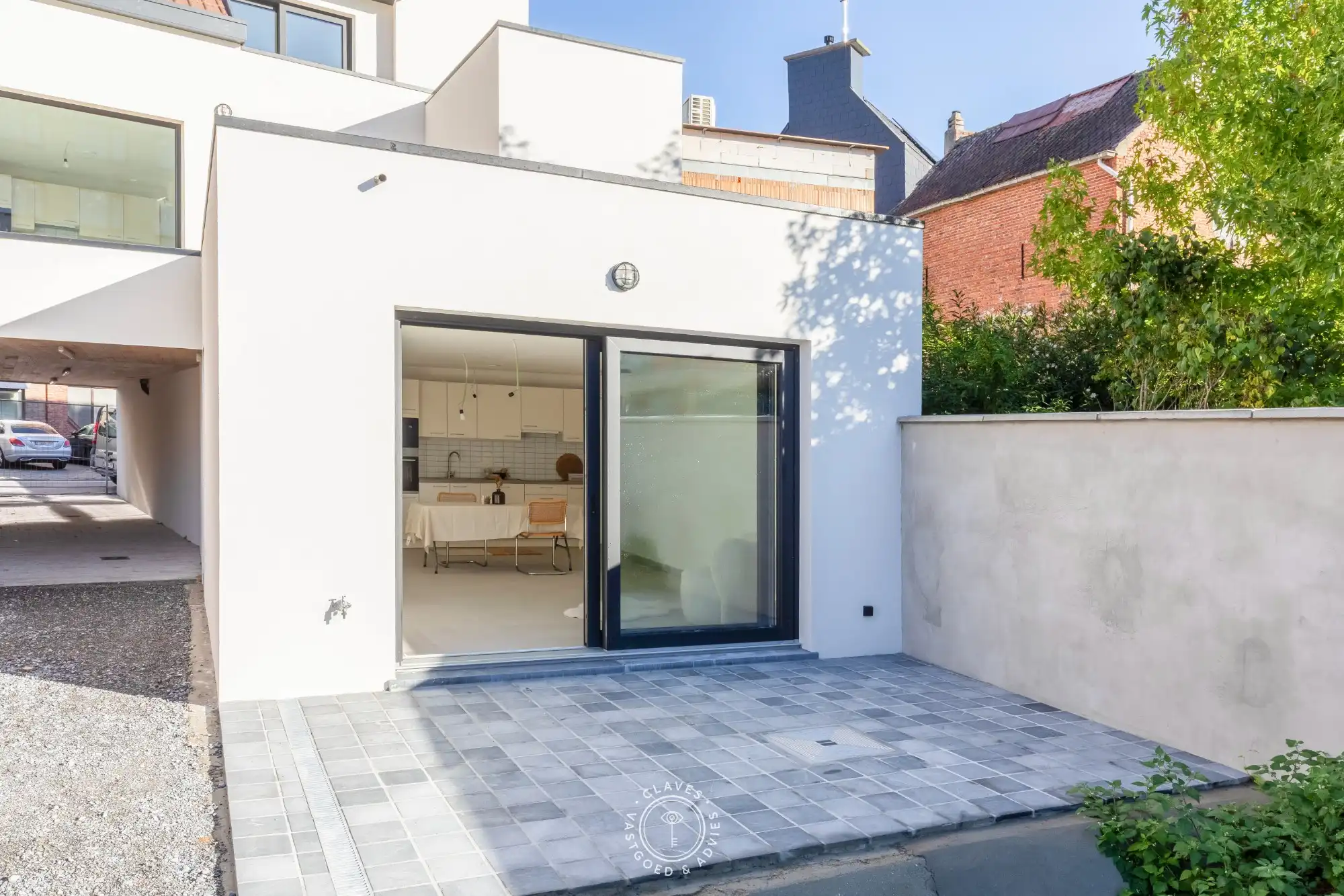 Ingrijpende energetische renovatie: gelijkvloers appartement met een zonnig terras aan 2% foto 11