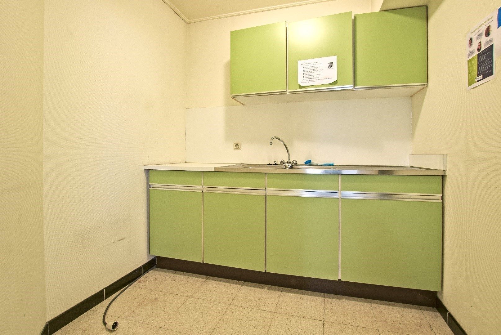 Centraal gelegen appartement(148 m²) in centrum Diksmuide! foto 11