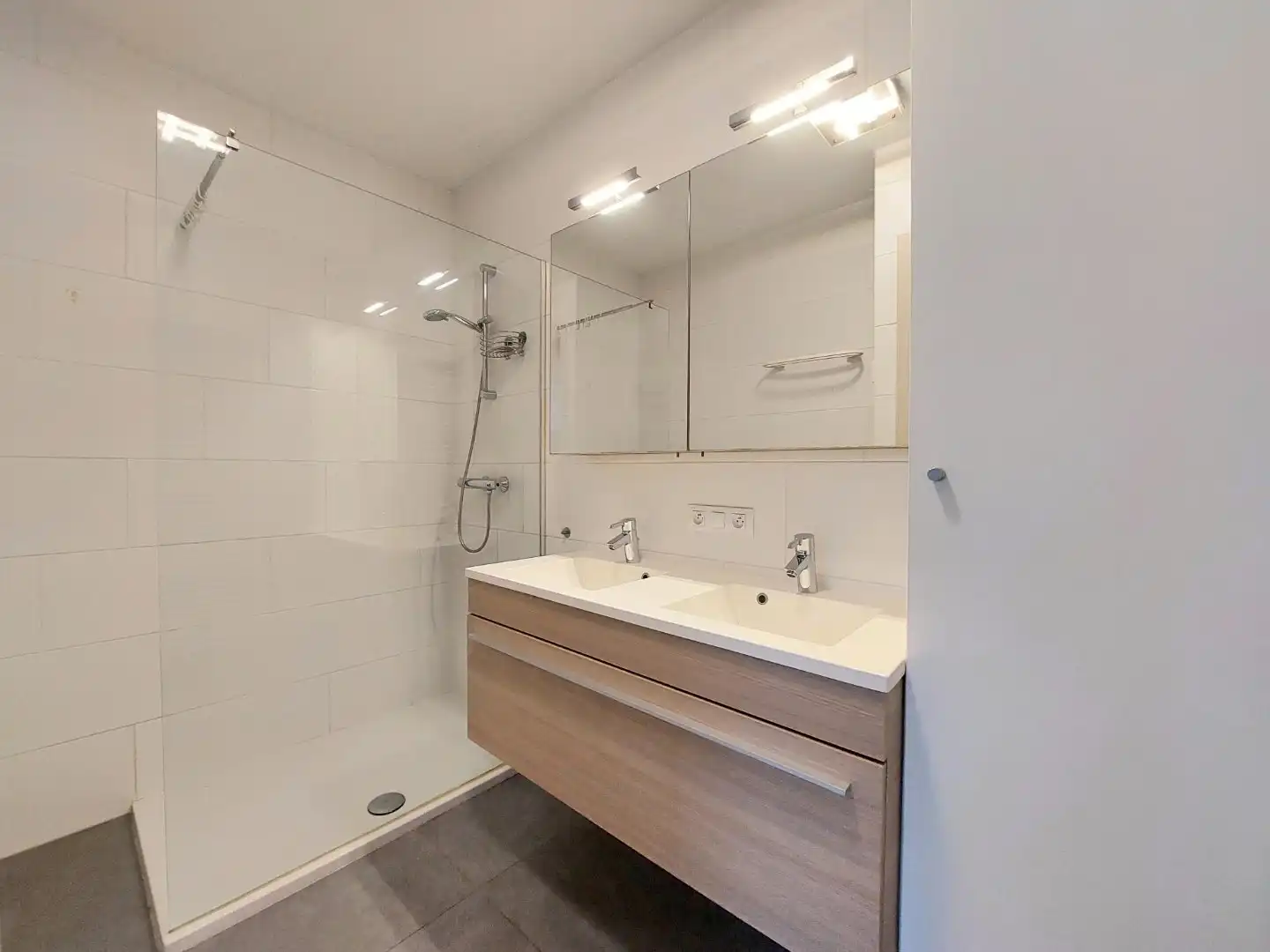 Recent appartement  foto 4