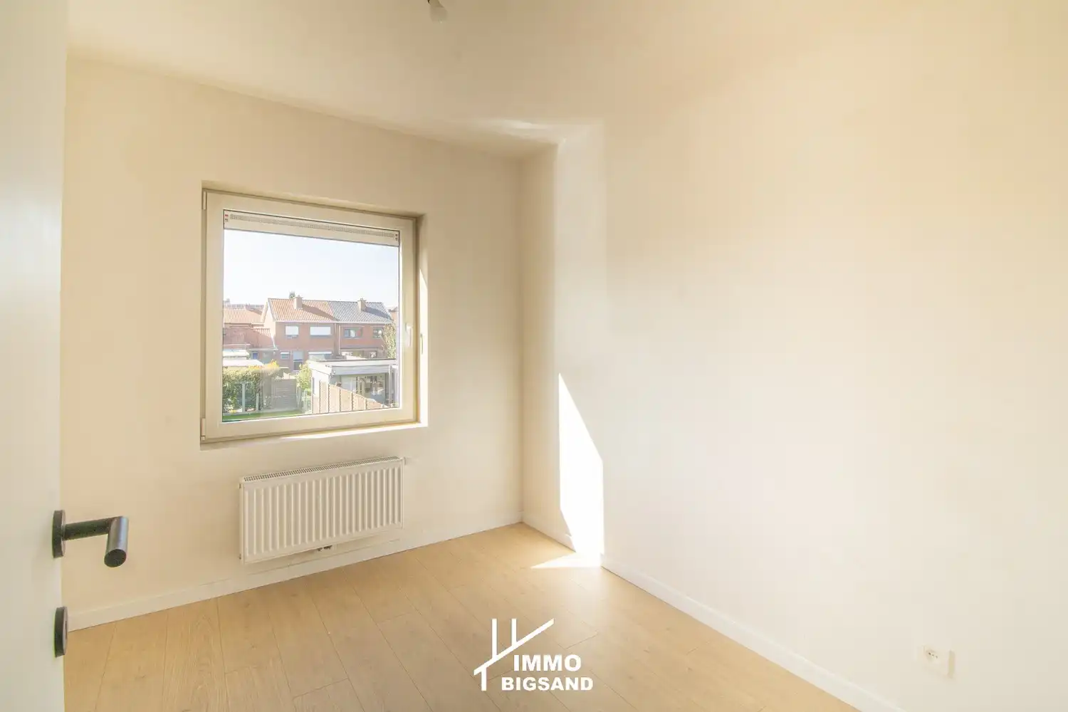 Volledig gerenoveerde woning met 3 slaapkamers, garage en ruime tuin foto 16