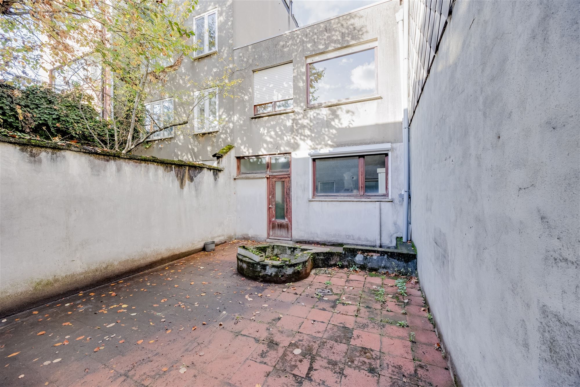 Te renoveren woning met 4 - 5 slk en garage foto 29