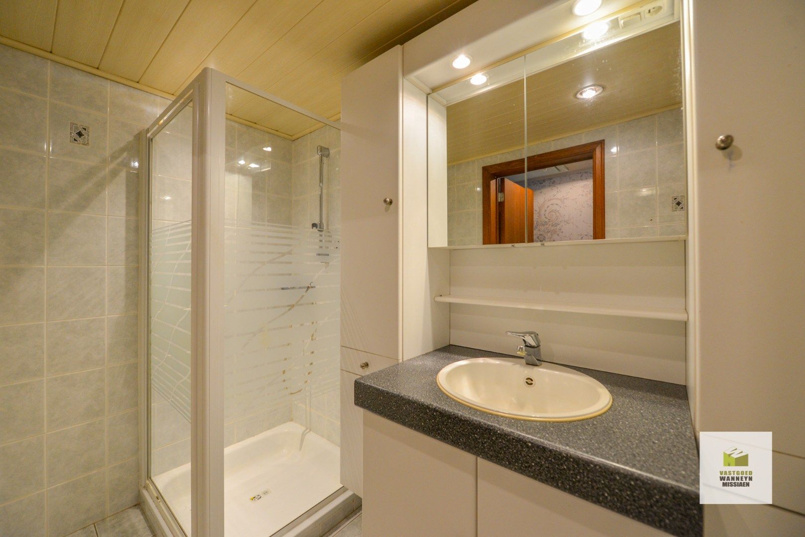 Te renoveren halfopen woning op 778 m2 met 4 slaapkamers (1 gelijkvloers) foto 11