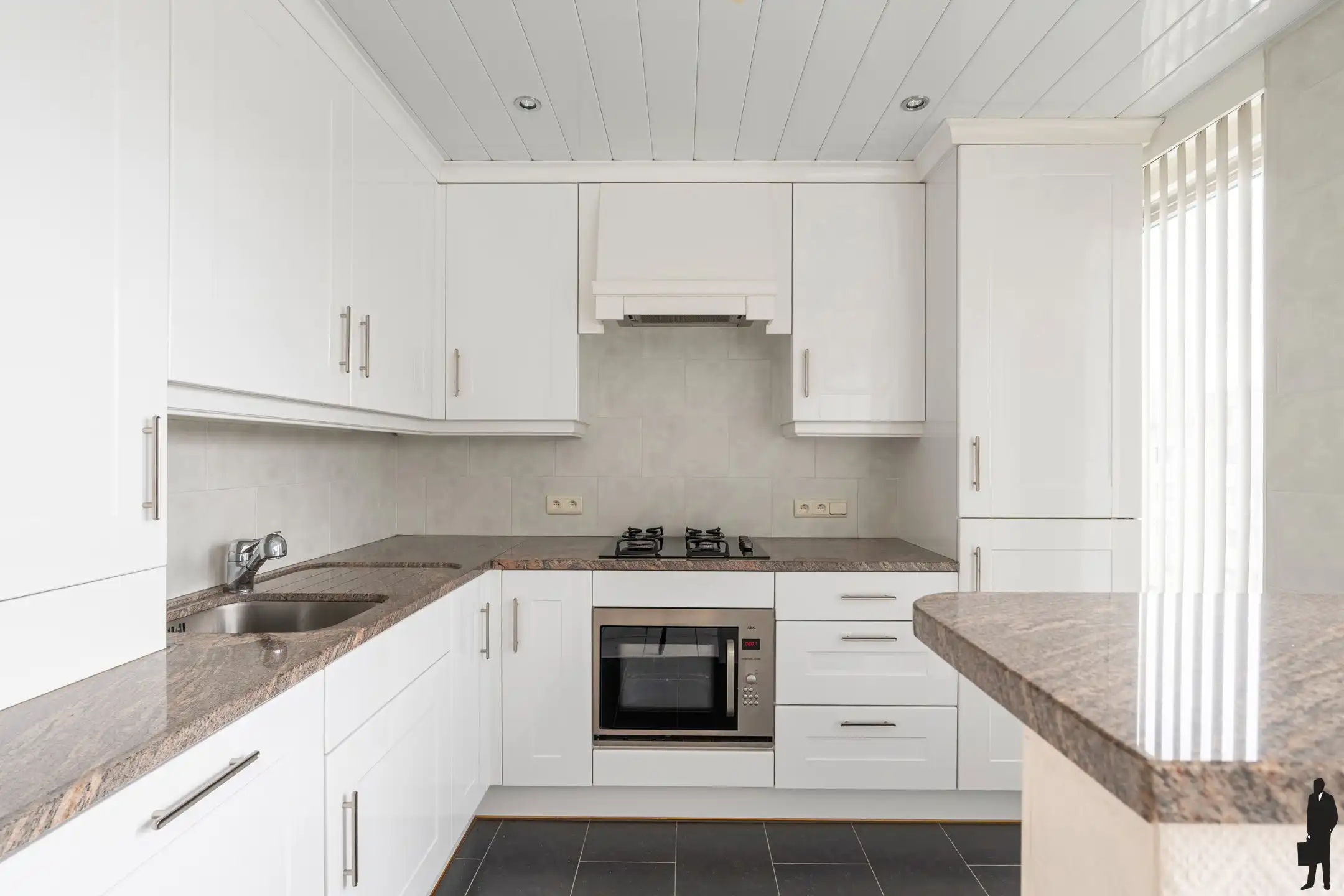 Ruim appartement bij het Wannikhovepark met autostaanplaats foto 10