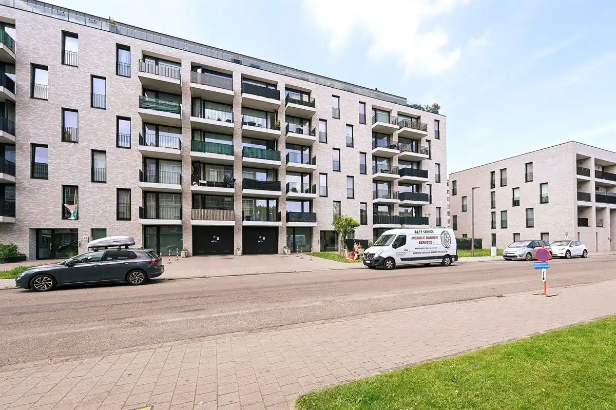 Recent appartement met twee slaapkamers en zonnig terras foto 21