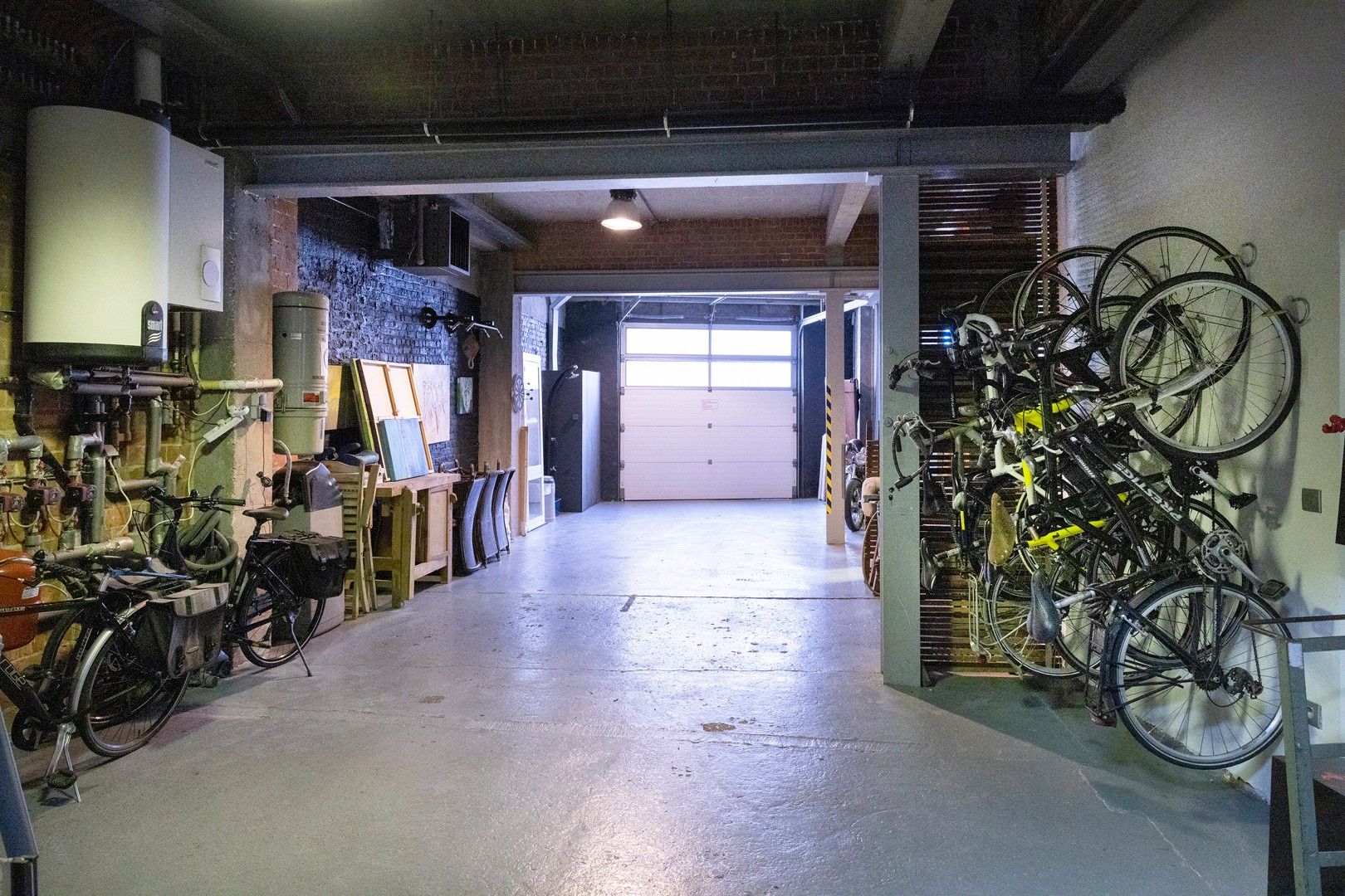 Dit triplex-appartement met terras biedt heel veel ruimte! foto 15