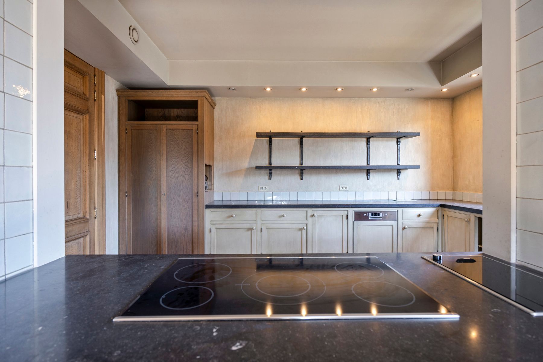 Luxueus appartement met 2 slaapkamers in Maaseik.  foto 12
