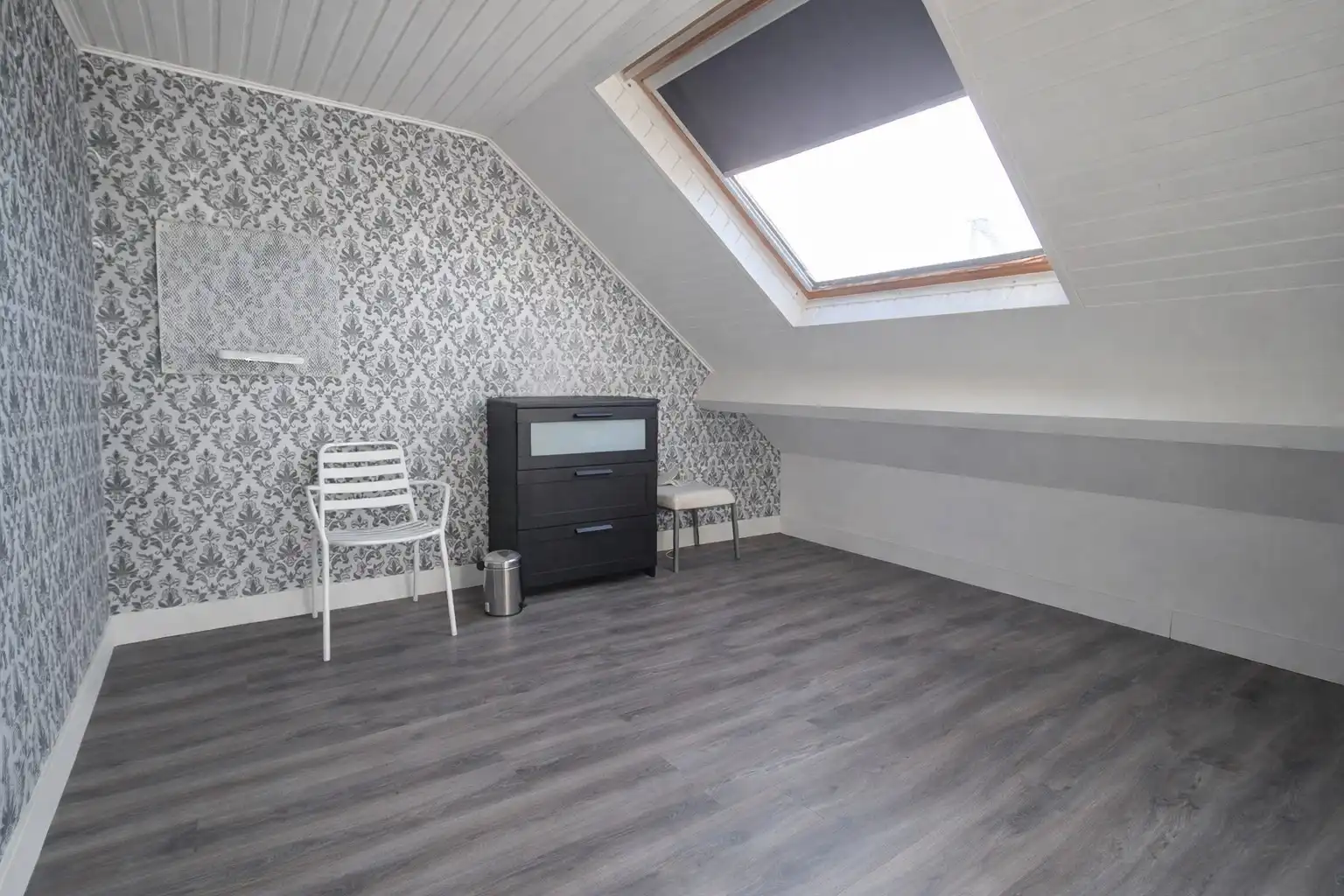 Prachtig gerenoveerde halfopen woning met 4 slaapkamers en garage nabij de Spuikom! foto 10