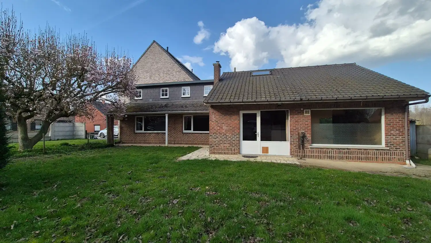 Karaktervolle woning met potentieel op topligging in Sint-Pieters-Rode foto 2