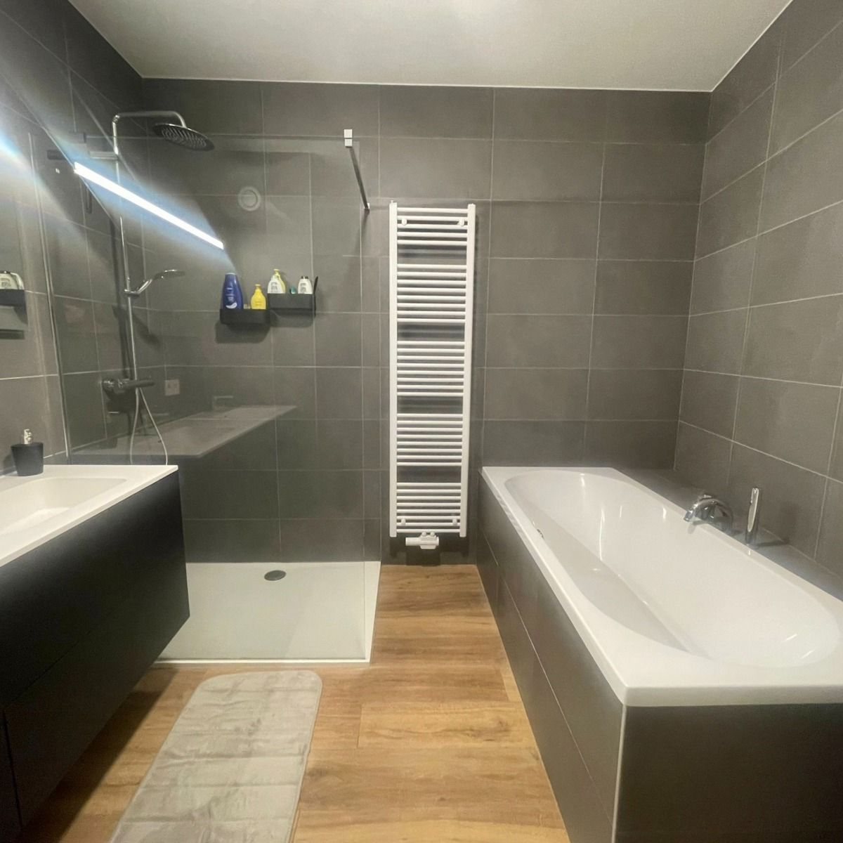 Luxe appartement (206m2) met 4 slaapkamers foto 26