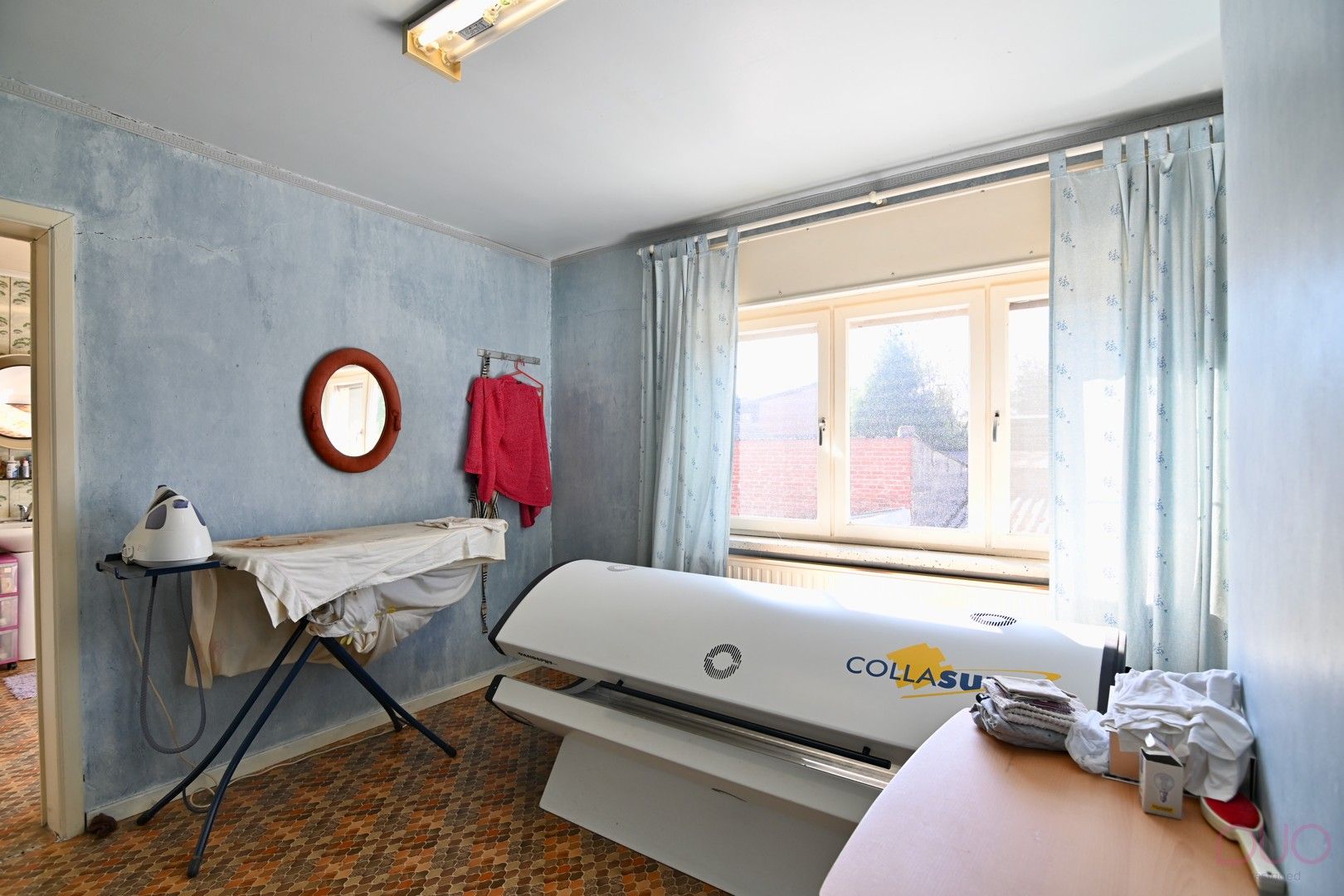 Ruime open bebouwing met 4 slaapkamers en achterliggende loodsen foto 13