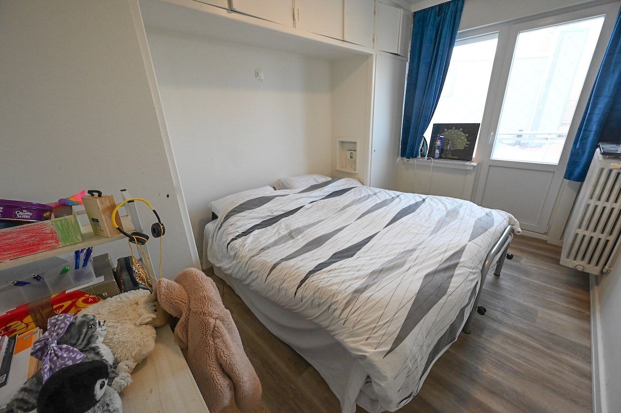 Ongemeubeld- instapklaar 2-kamer appartement met 2 terrassen op wandelafstand van de Lippenslaan. foto 8