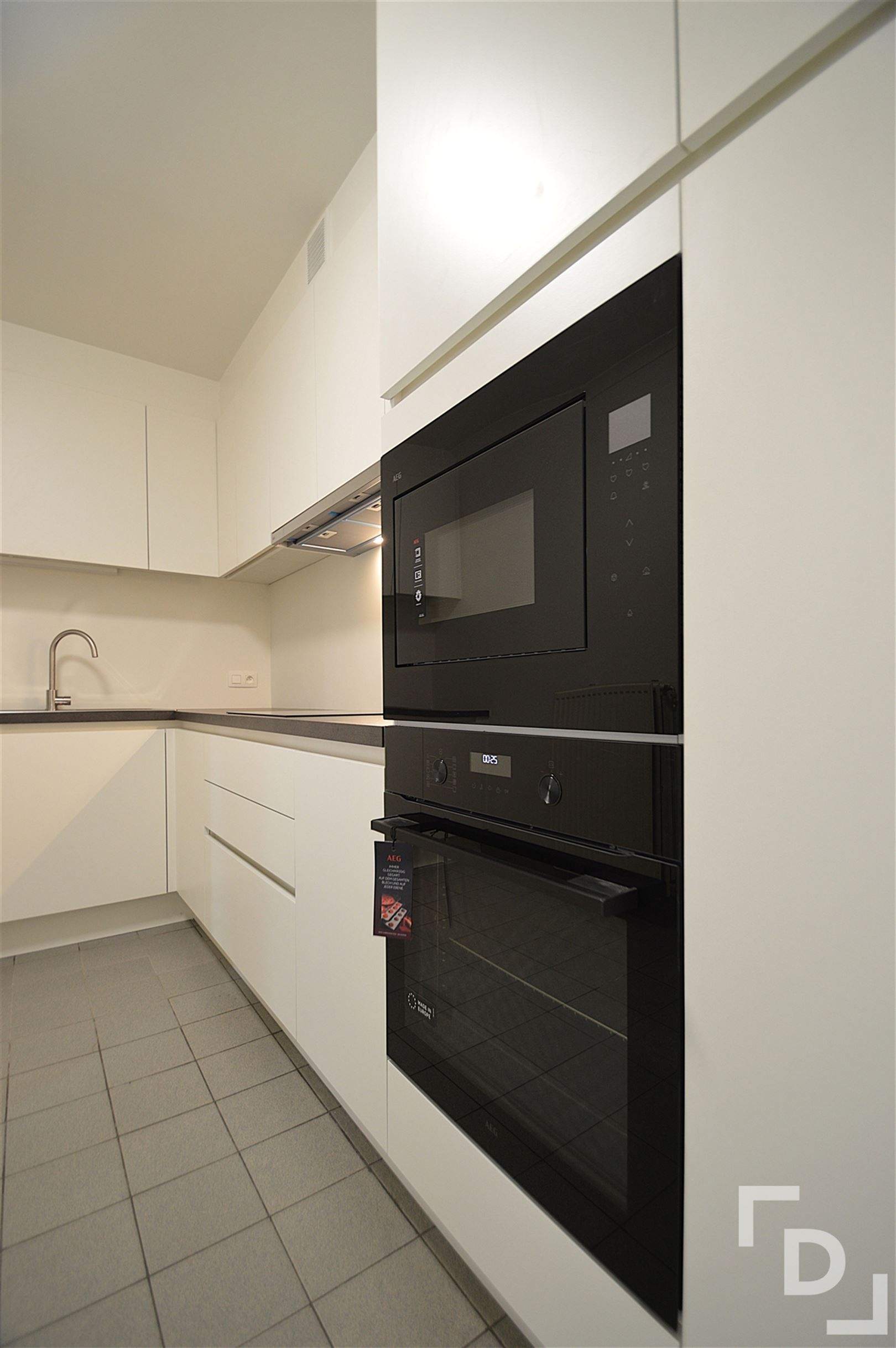 Ruim appartement te huur op centrale locatie te Ieper foto 6