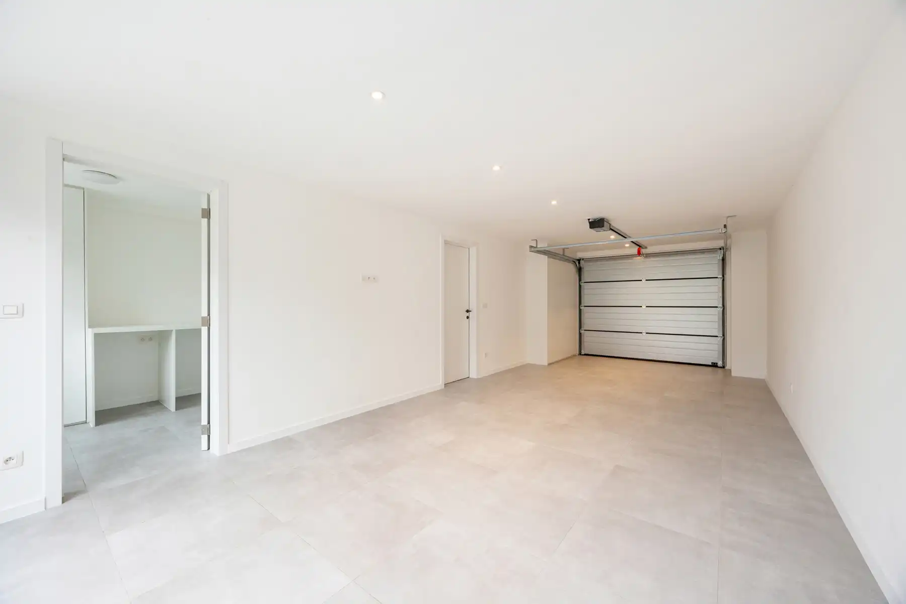 Totaalrenovatie (2025) met 3 slp, tuin en garage in Merksem foto 7