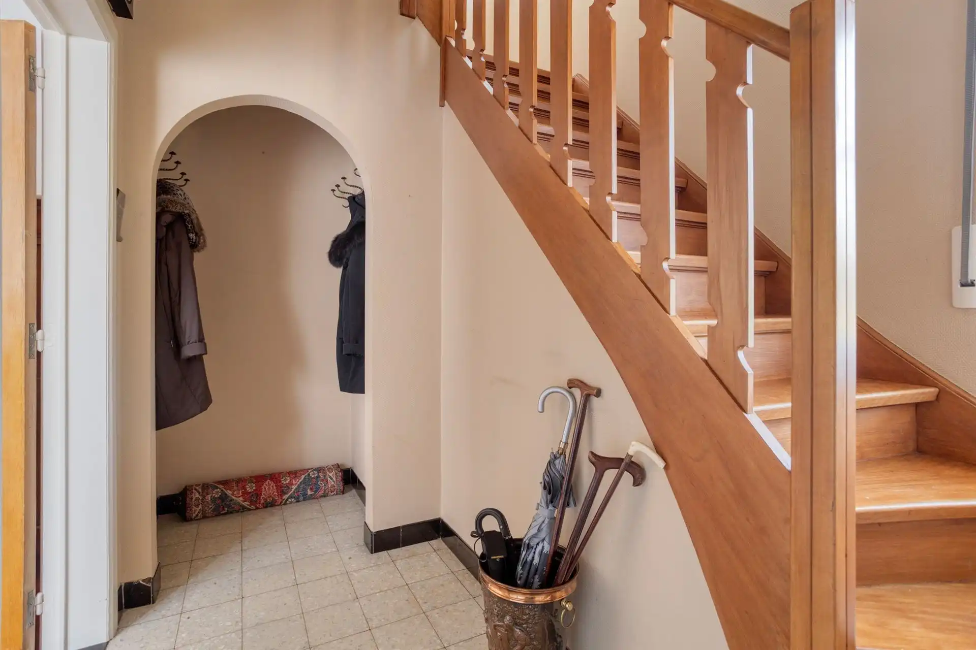 Karaktervolle woning met 3 slpk's, ruime tuin en garage! foto 3