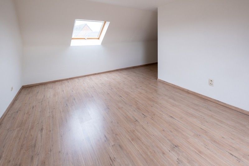 Ruim en luxueus appartement met 2,5 slaapkamers, 3 terrassen en 2 parkings in hartje Diepenbeek! foto 15