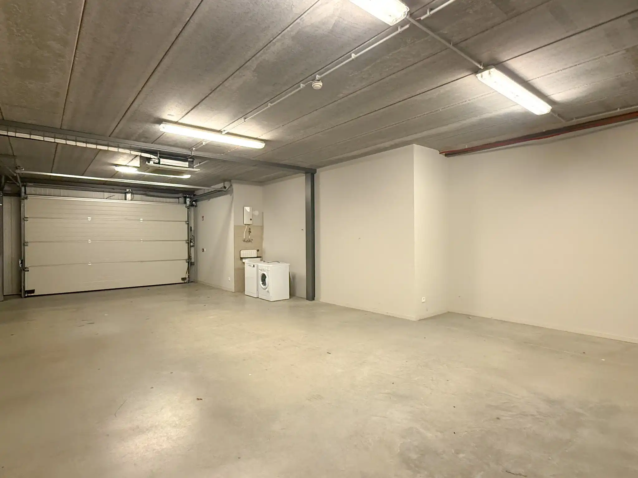 Veelzijdig bedrijfsgebouw met tal van mogelijkheden op een strategische locatie foto 24