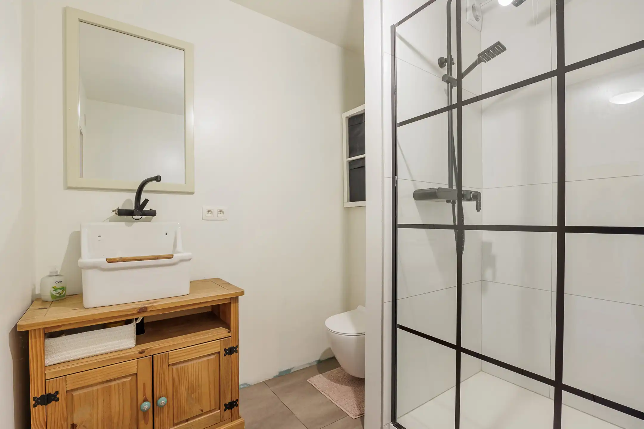 Ruime woning met 5 slpk, zonnige tuin & tal van mogelijkheden foto 26