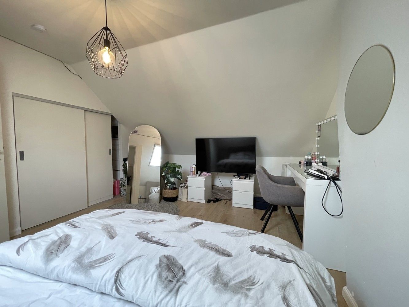 Verrassend ruime en volledig gerenoveerde woning met 3 slaapkamers en tuin foto 23