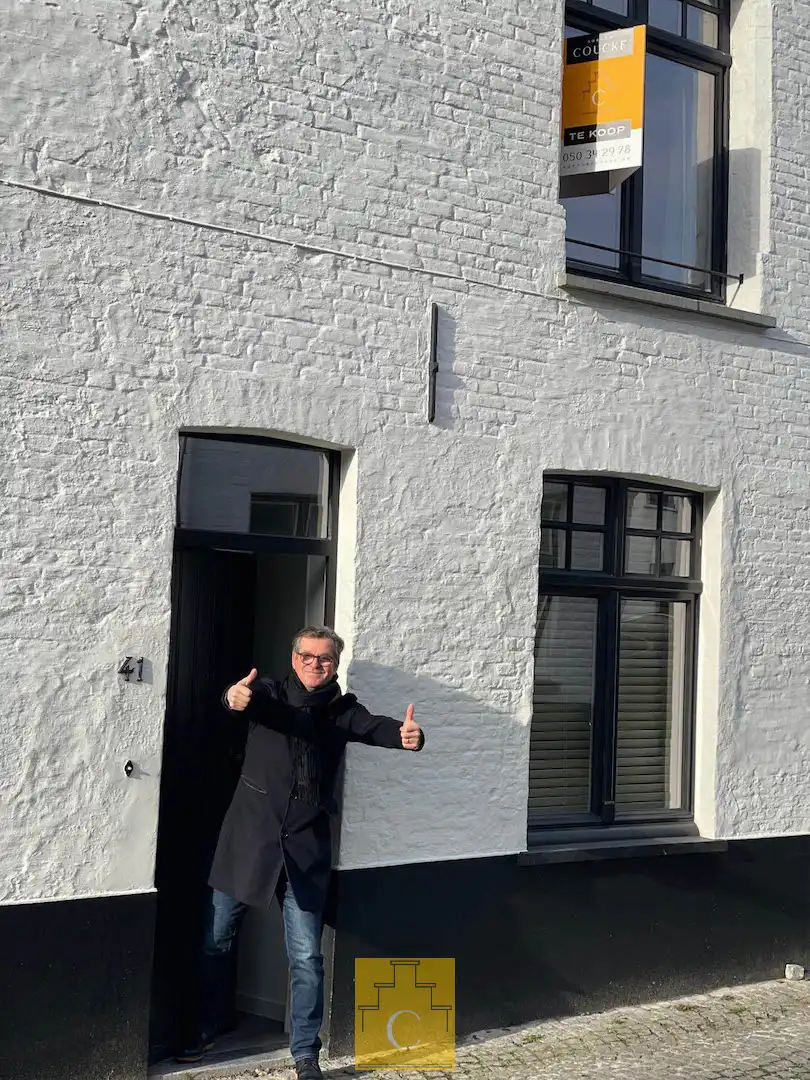 Breedhuis met historische cachet, karaktergevel, patio en fietsenpoortje foto 4