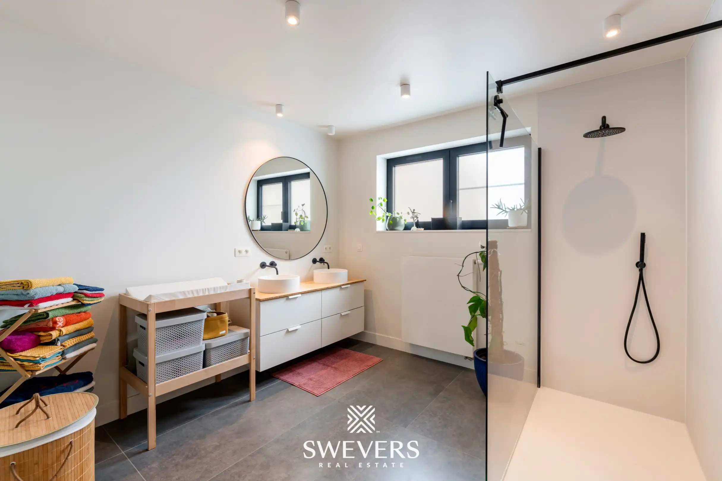 Ruime gerenoveerde woning op topligging foto 16