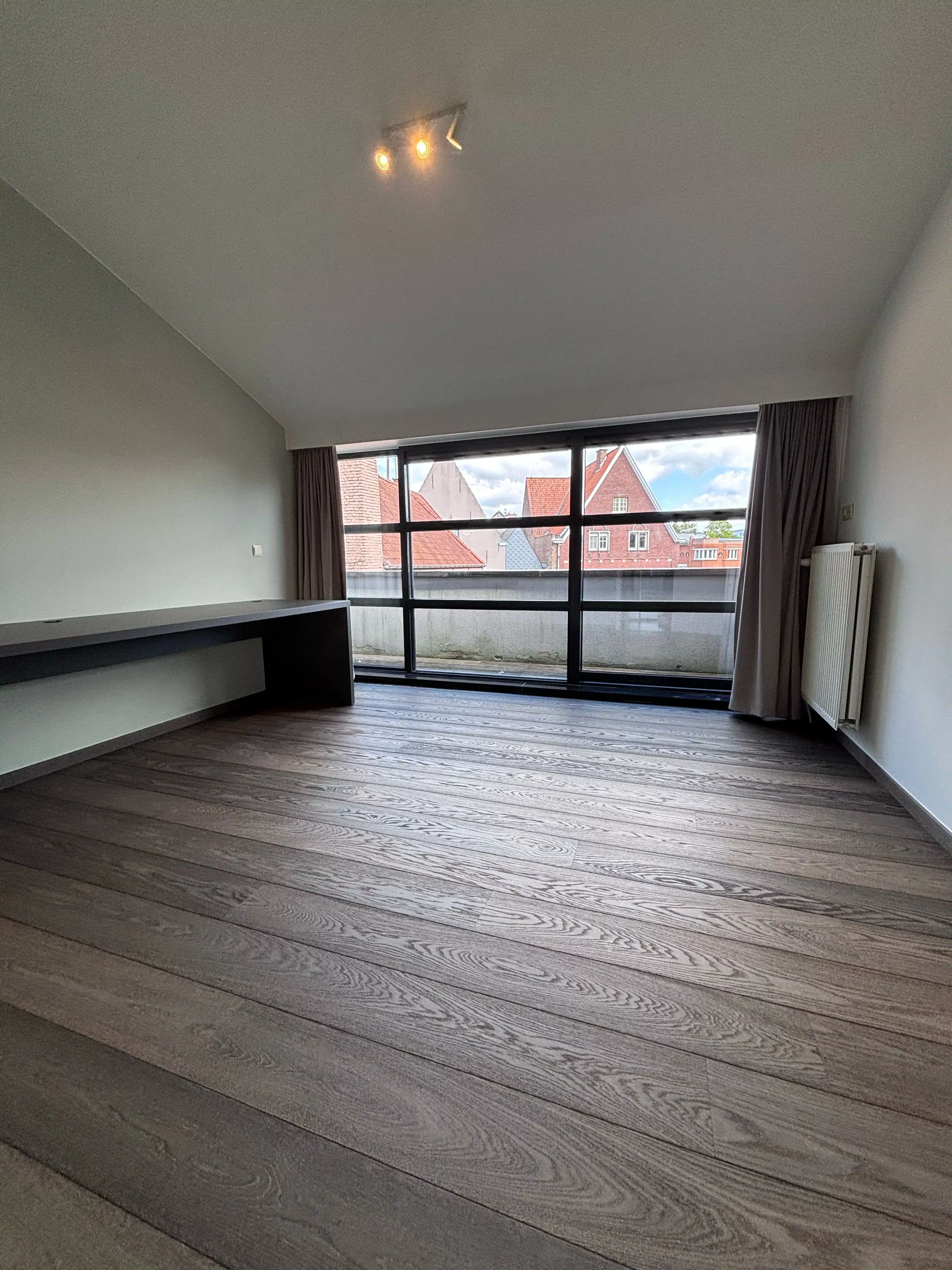 Schitterend appartement met ruim terras en privé garage foto 9