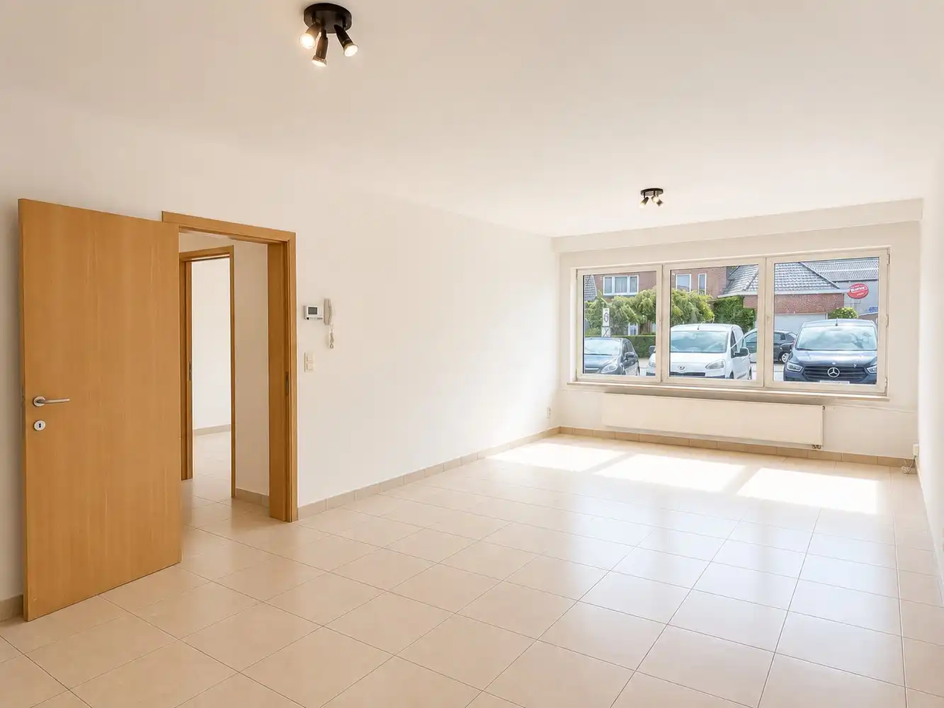 Instapklaar en energiezuinig éénslaapkamer doorzons appartement in het centrum van Eke foto {{pictureIndex}}