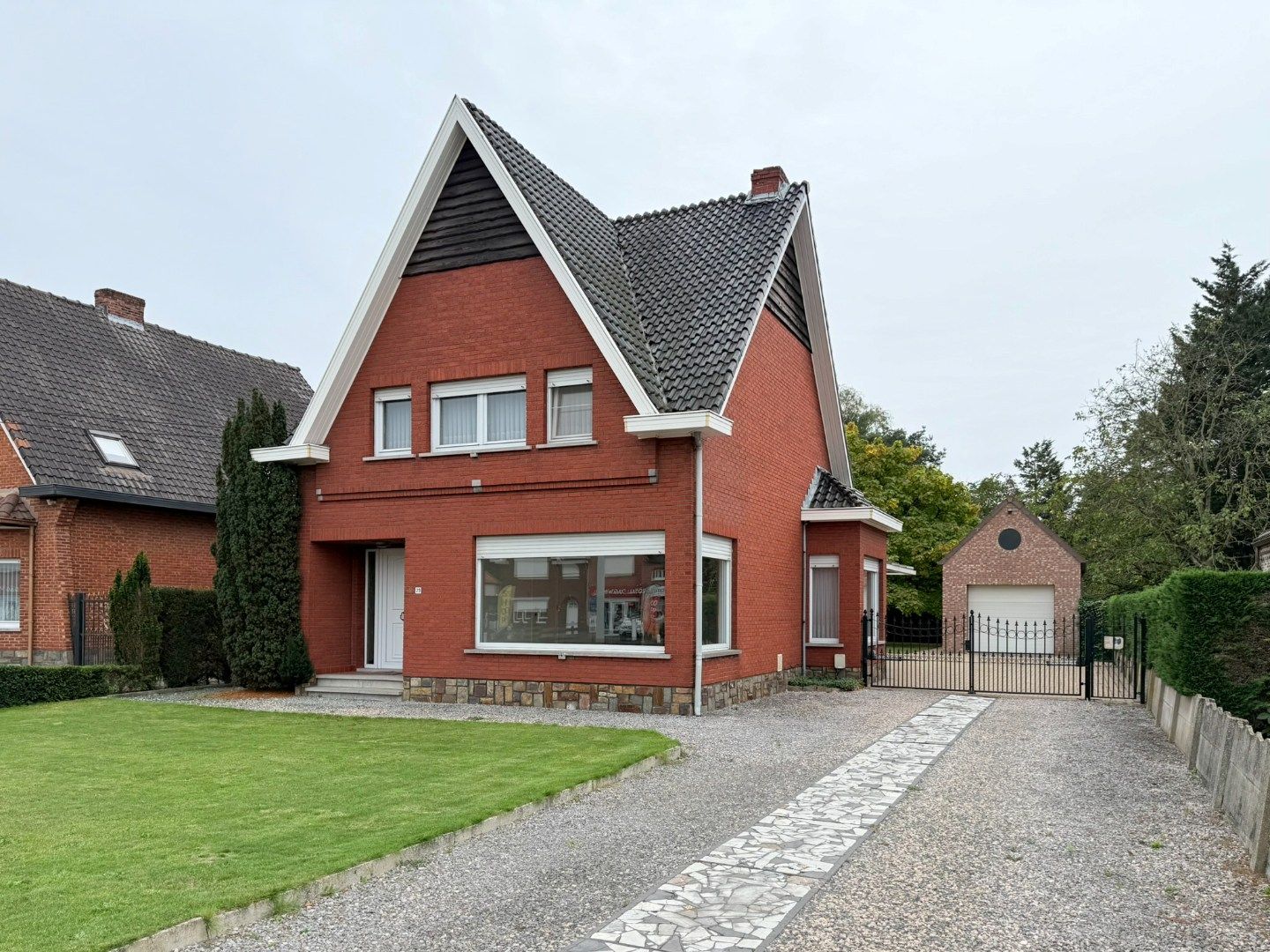 Gezellige woning met drie slaapkamers foto {{pictureIndex}}