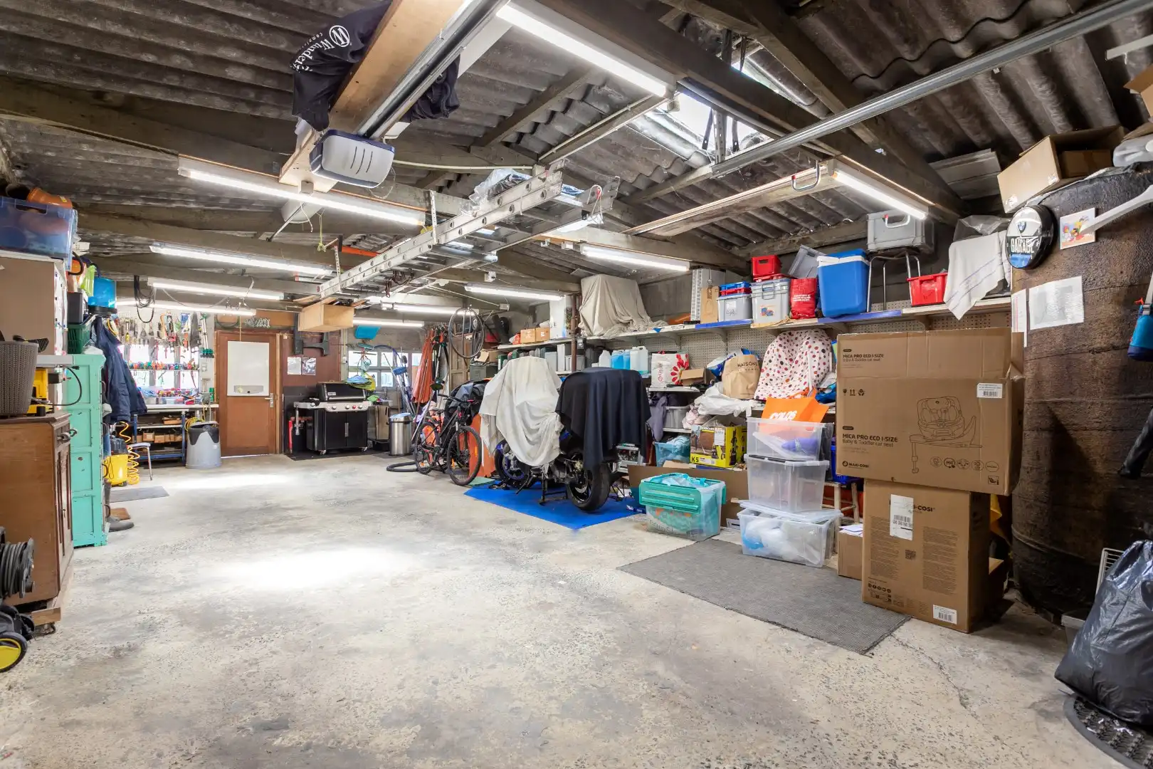 Verzorgde gezinswoning met 5 slpk en garage foto 23