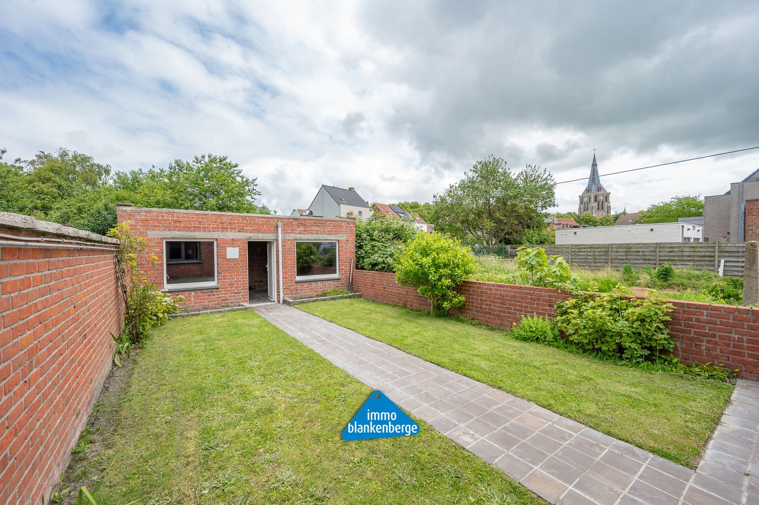 Ruime Rijwoning met 4 slaapkamers en Tuin foto 23