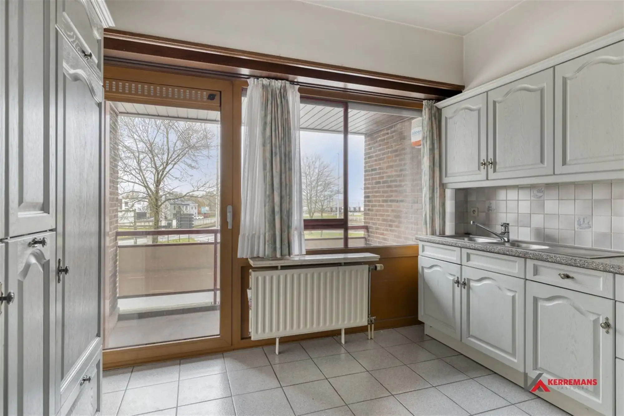 Instapklaar appartement met 3 slaapkamers en garage.  foto 9