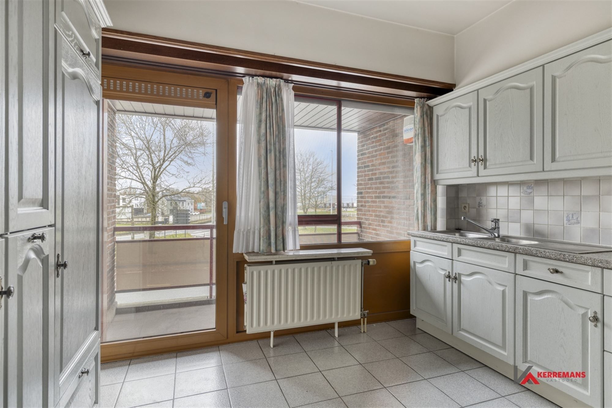 Instapklaar appartement met 3 slaapkamers en garage.  foto 9